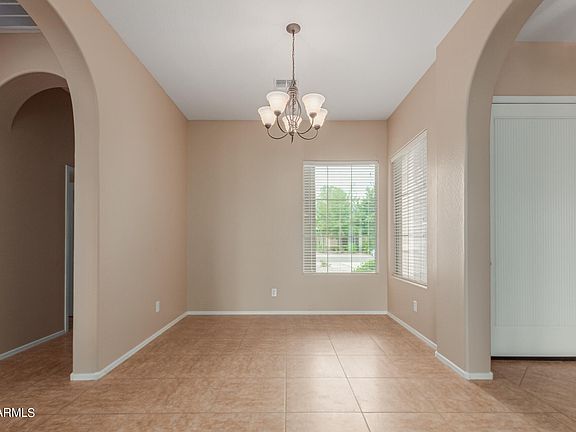 5th image of 2686 E WESTCHESTER Drive