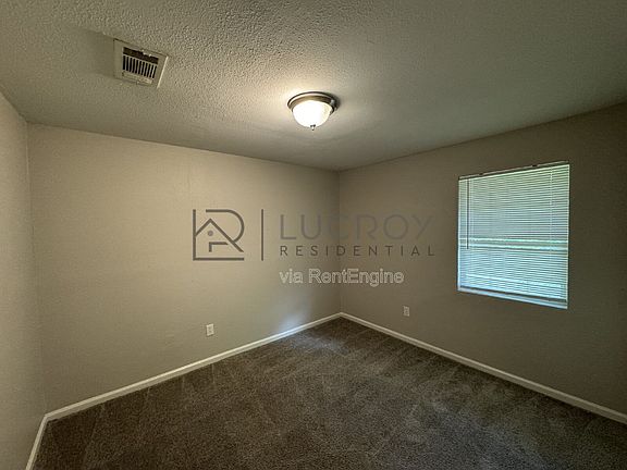 5th image of 227 Lawrence Rd