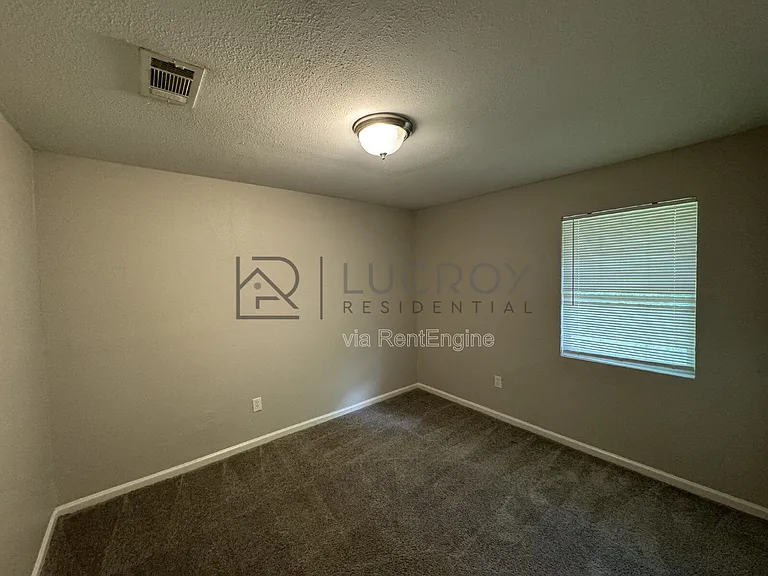 227 Lawrence Rd — Photo 5
