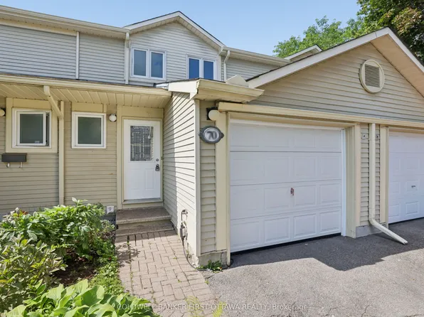 70 Bujold Ct #19, Ottawa, ON K2L 3N8