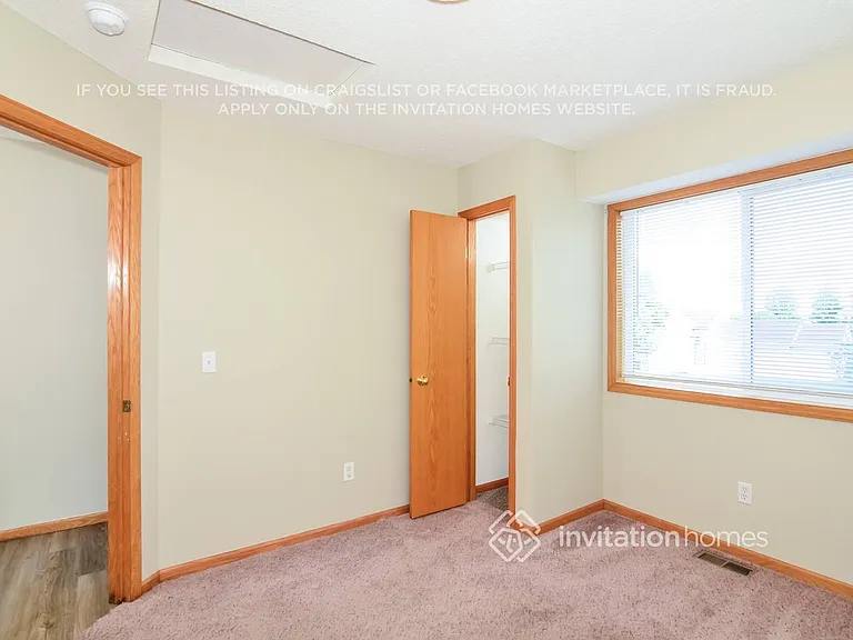 2243 Belfast St W — Photo 14