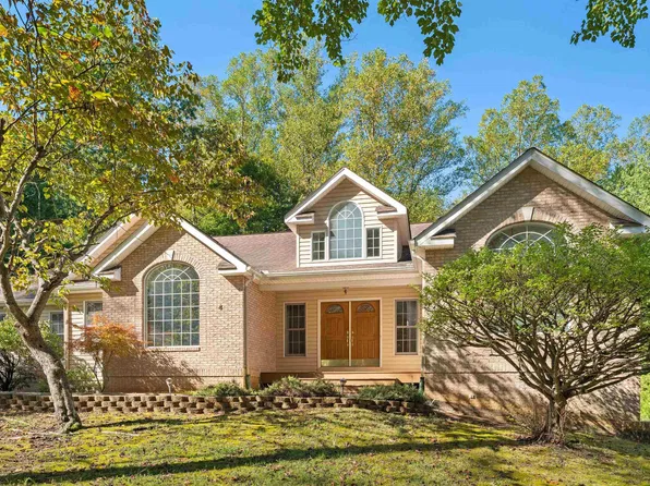 4 Locks Rd, Palmyra, VA 22963