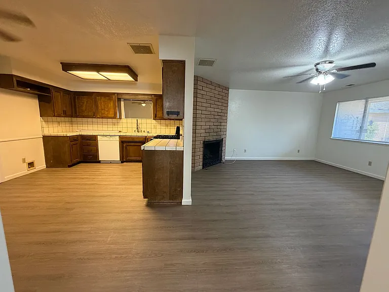 1839 E Vassar Dr — Photo 16