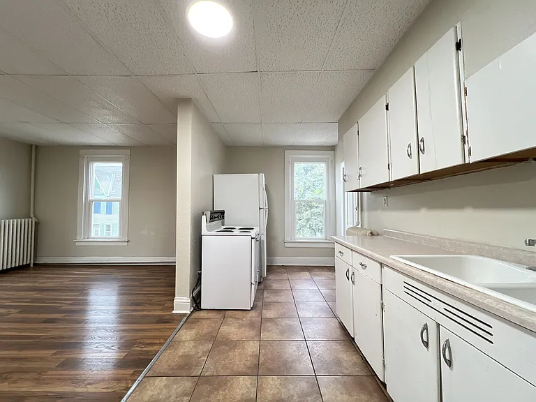 1008 Rhomberg Ave #1010 — Photo 2