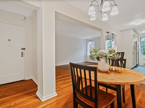 4th image of 245 Parkview Ave APT 2C