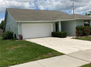 6727 SE Raintree Ave, Stuart, FL 34997