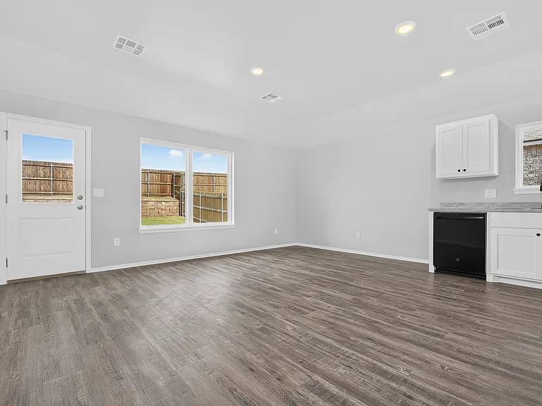 9608 Stallion Dr — Photo 11