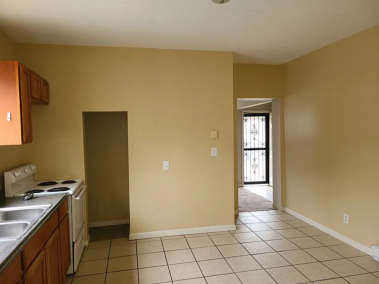 105 McClure St — Photo 20