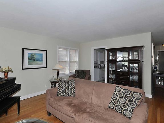 4th image of 8530 McCormick Blvd