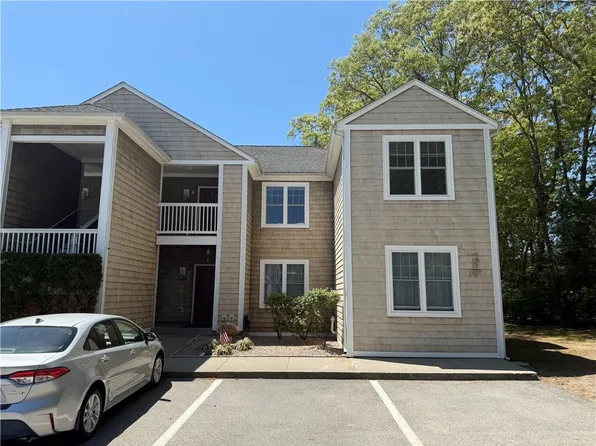 70 Turner St #E8, Warwick, RI 02886