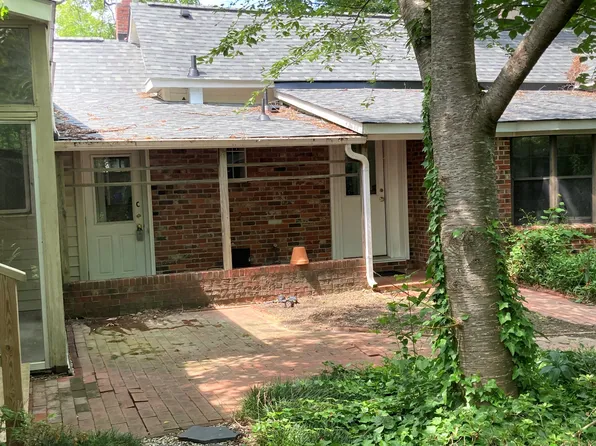 202 Maple Ave #C, Carrboro, NC 27510