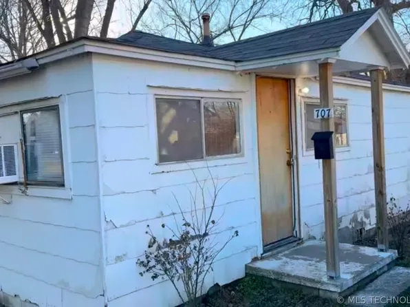 707 N Weenonah Ave, Claremore, OK 74017