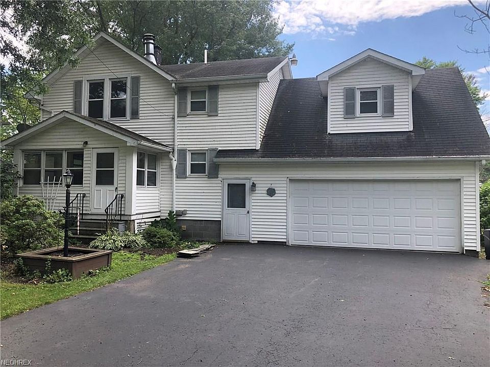 1st image of 229 Rosegarden Dr NE