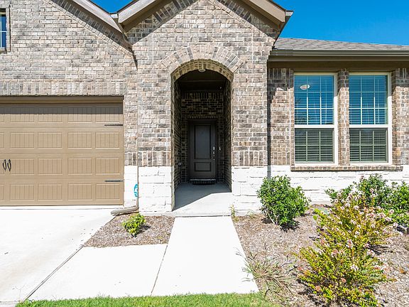 3rd image of 3901 Caddo Ln