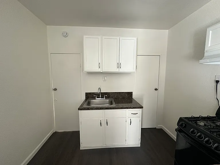 2232 W Via Corona #H — Photo 4