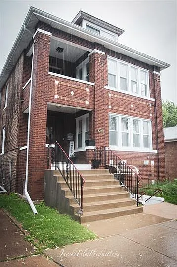 8221 S Colfax Ave #1