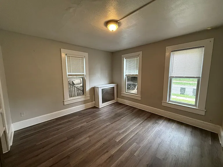 33-35 Emerson Street — Photo 6
