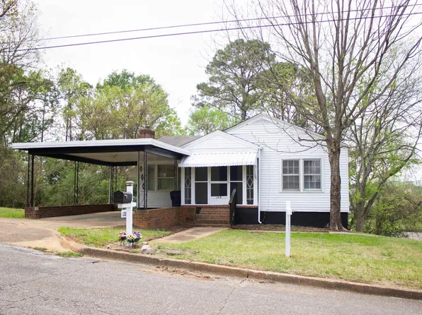 120 Highland Cir, Talladega, AL 35160