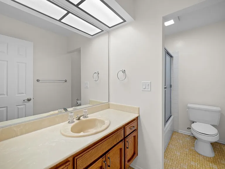 7100 Balboa Blvd #803 — Photo 27
