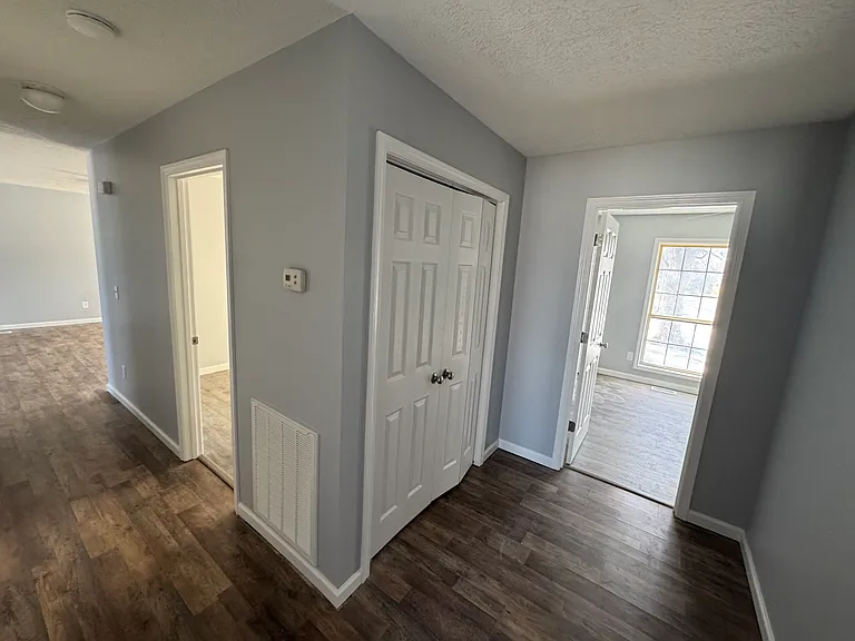 1211 Redbud St — Photo 17