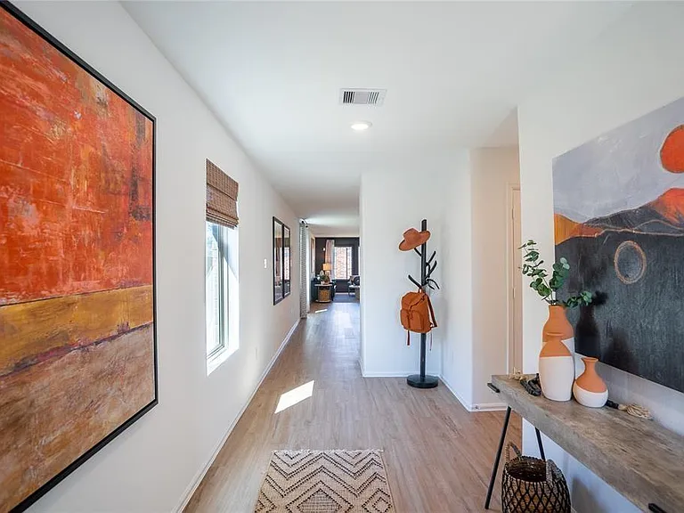 205 Brandi Dr — Photo 3