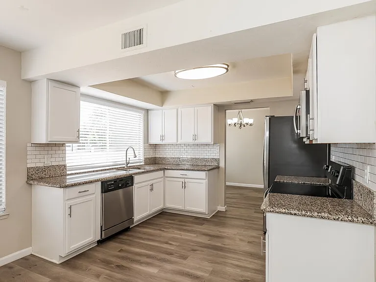 1635 E Apollo Rd — Photo 6