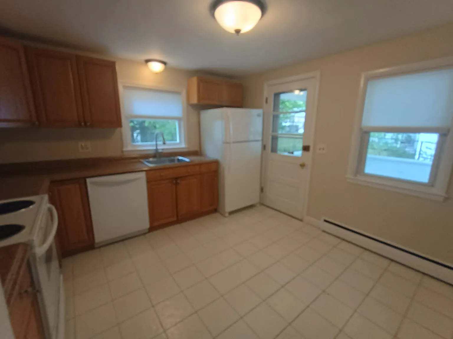 3 bed, 1.5 bath, 1836 sqft, $3,500 — Photo 2