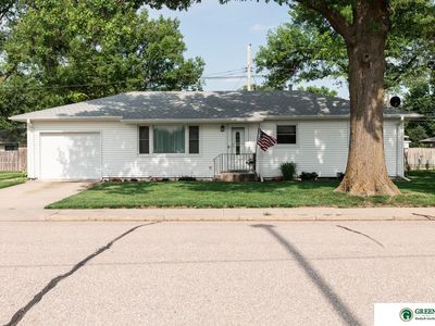 710 N Mayhew Dr, York, NE, 68467