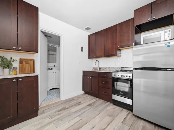 240 East 30th Street image 6 of 9