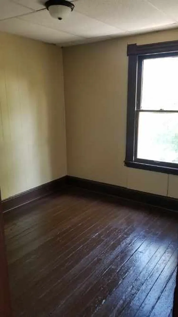 3 Bedroom House — Photo 4