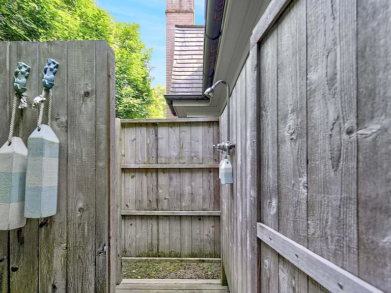 111 Post Ln — Photo 39