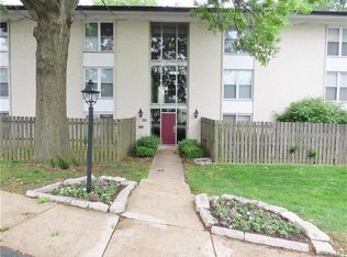 10445 Briarbend Dr APT 6, Saint Louis, MO 63146