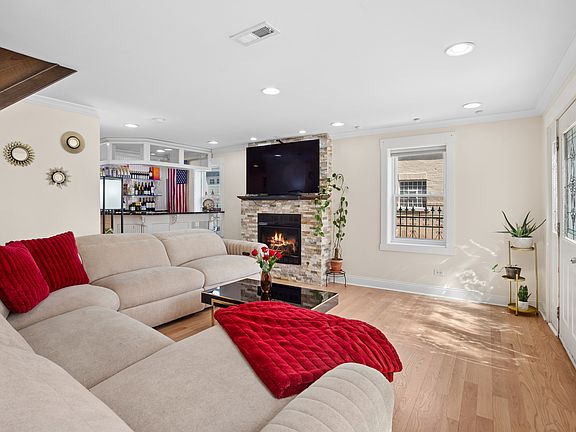 4th image of 1801 N 39th Ave