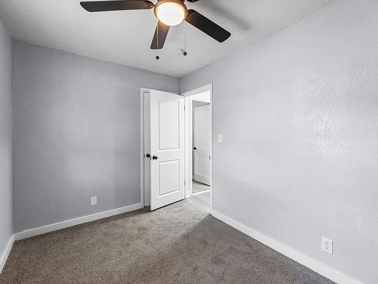 9113 Askew Ave — Photo 11