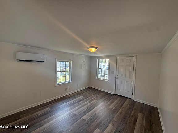 3rd image of 111 Phillips Street