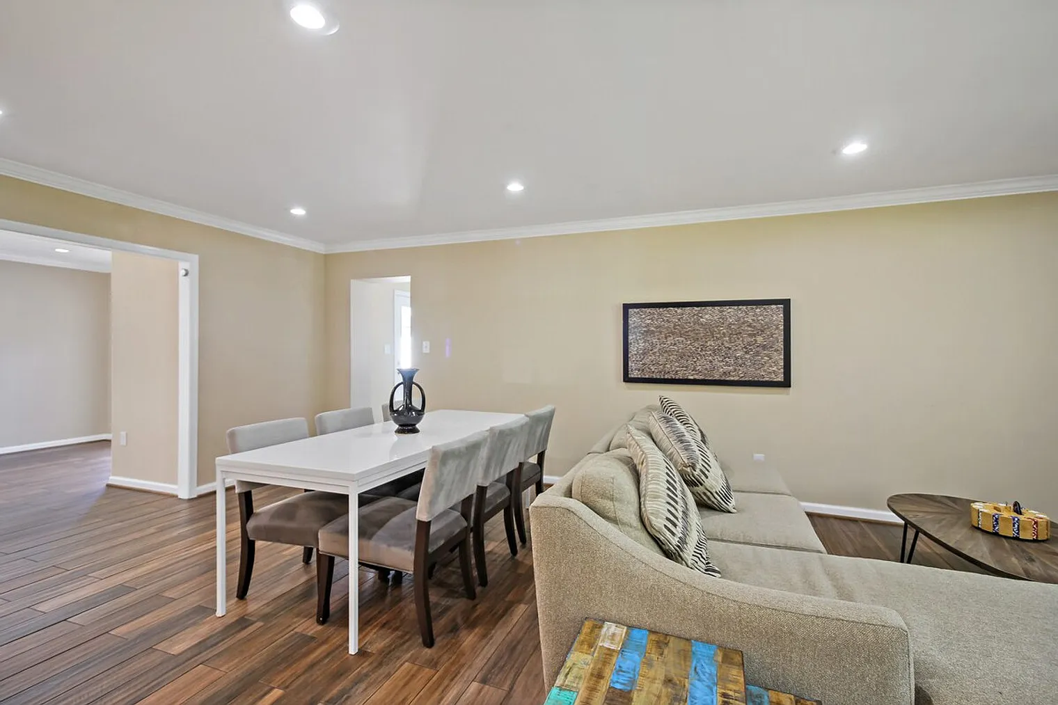 5 bed, 4.5 bath, $8,646 — Photo 3