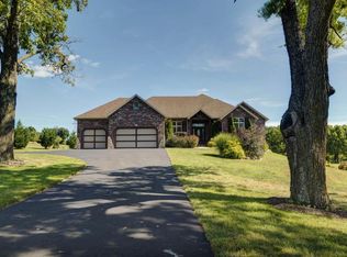 1626 Regency Ln, Nixa, MO 65714