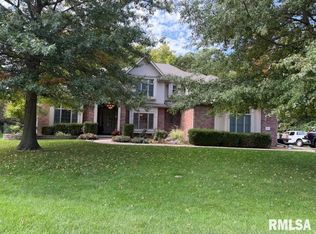 1617 Nighthawk Ct, Pekin, IL 61554