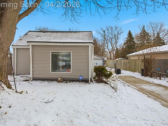 3rd image of 5829 Princess St