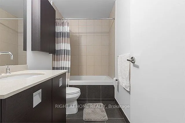 33 Charles St E #2903 — Photo 13