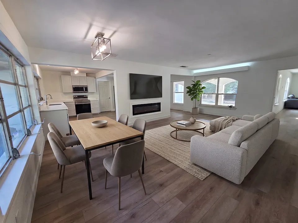 7119 W Beverly Mae Dr