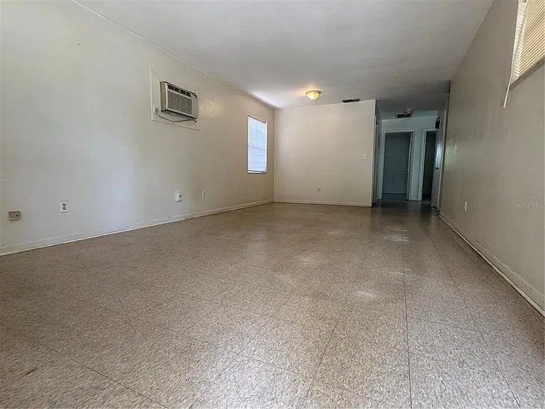 1421 Noble Pl — Photo 4