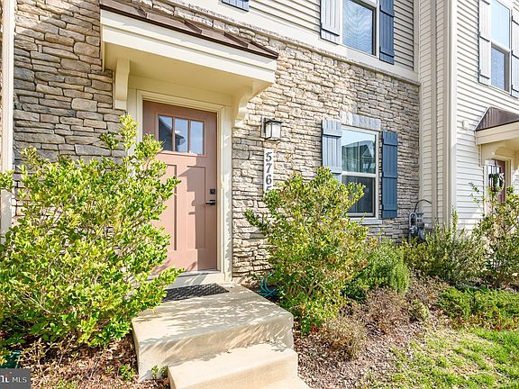 2nd image of 5765 Meadowood St