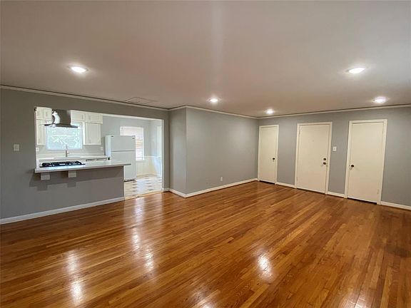 4th image of 4714 Oakshire Dr APT 4