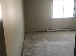 4266 N 104th St APT 5, Milwaukee, WI 53222