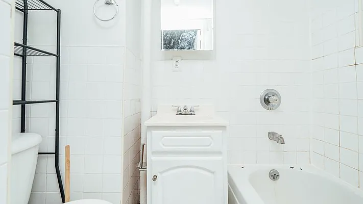 Rented by Nooklyn NYC LLC | media 9