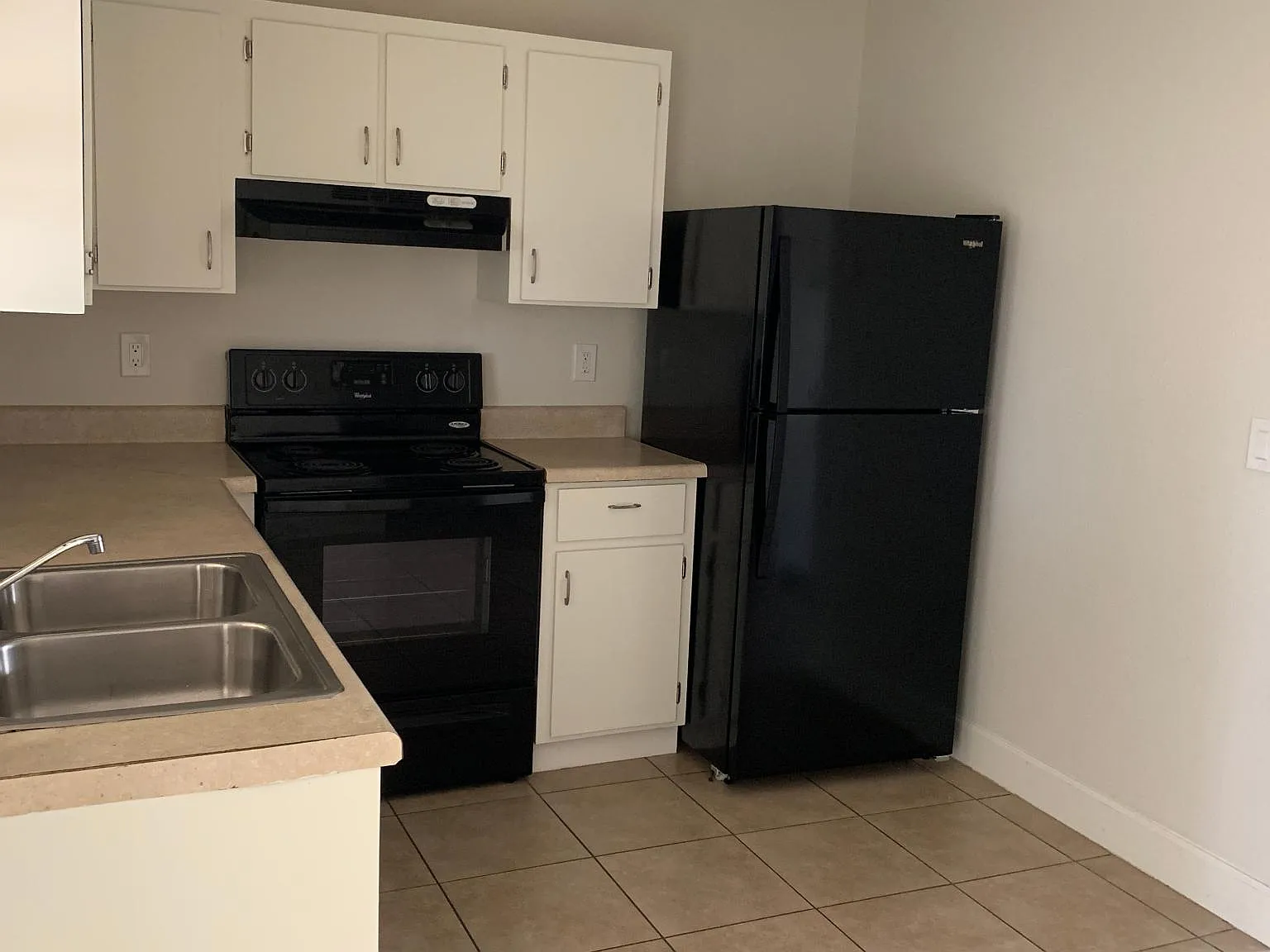 1013 W Peel St — Photo 2