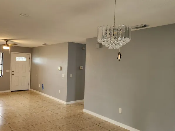 811 S Kottle Cir, Daytona Beach, FL 32114