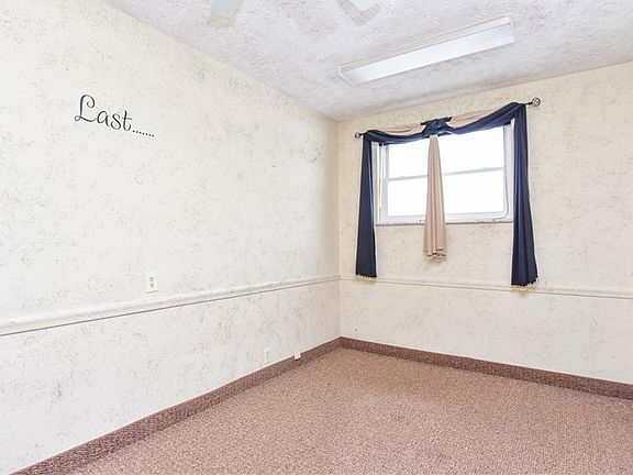 2nd image of 6960 Market St Ste 8