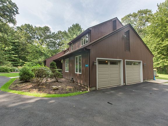 3rd image of 130 Beechwood Dr